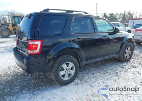 2012 Ford Escape Xlt z USA, uszkodzony, nr VIN 1FMCU9DG8CKB81026